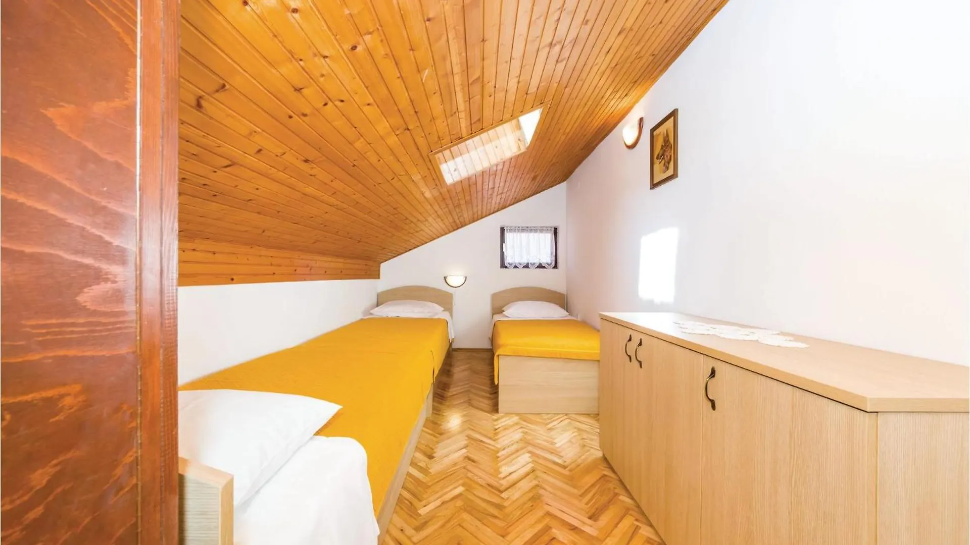 Сasa de vacaciones Awesome Home In Sabunike-Privlaka With Kitchen Nin