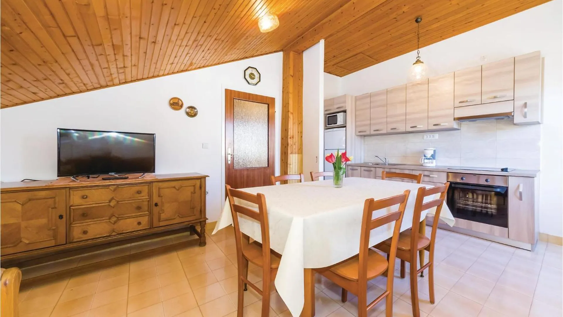 Сasa de vacaciones Awesome Home In Sabunike-Privlaka With Kitchen Nin Croacia