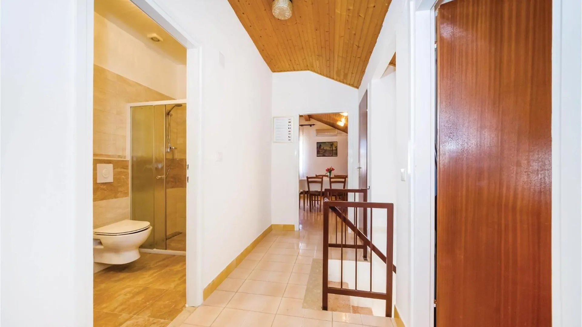 Awesome Home In Sabunike-Privlaka With Kitchen Nin Сasa de vacaciones