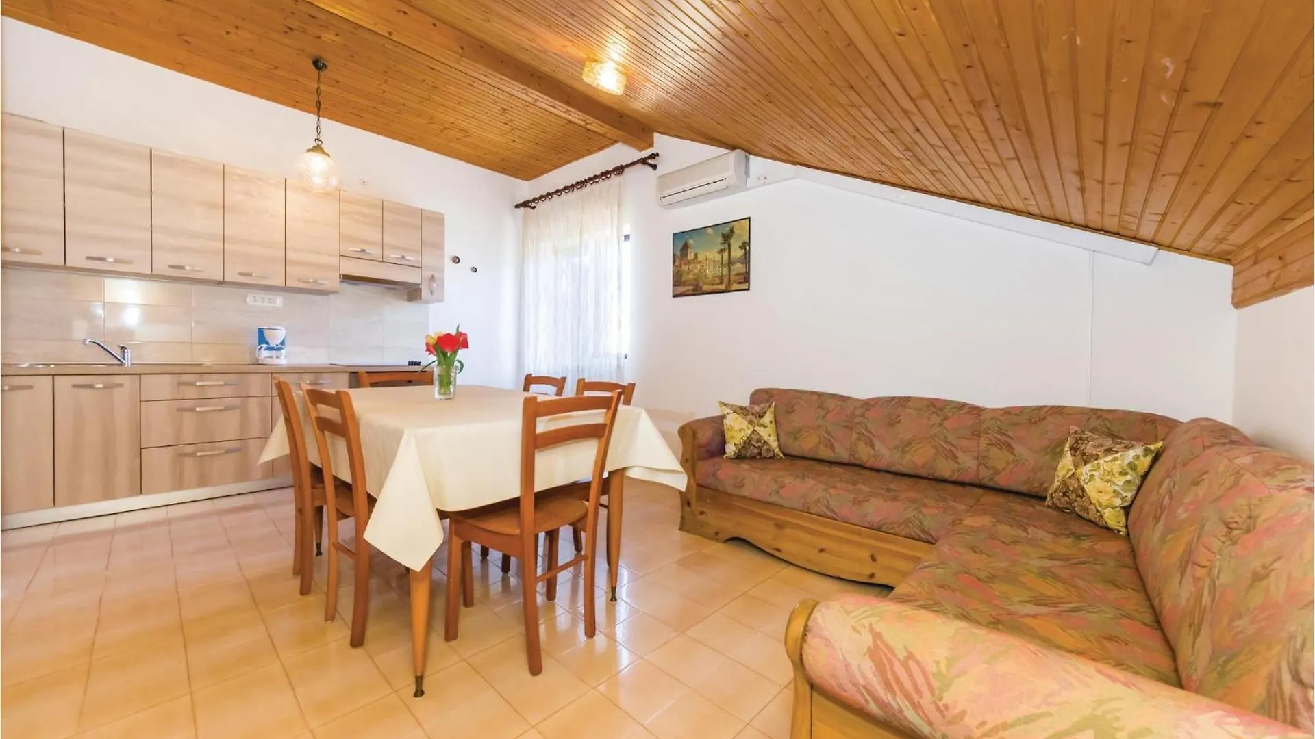 Сasa de vacaciones Awesome Home In Sabunike-Privlaka With Kitchen Nin